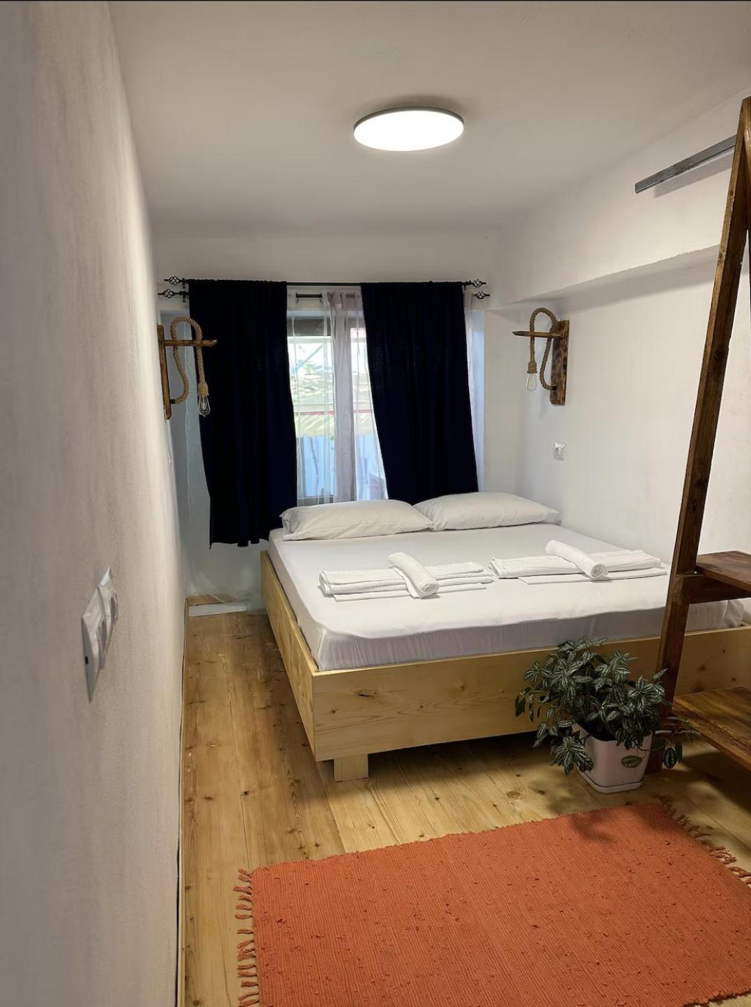 My Wooden Apartments Тирана Екстериор снимка
