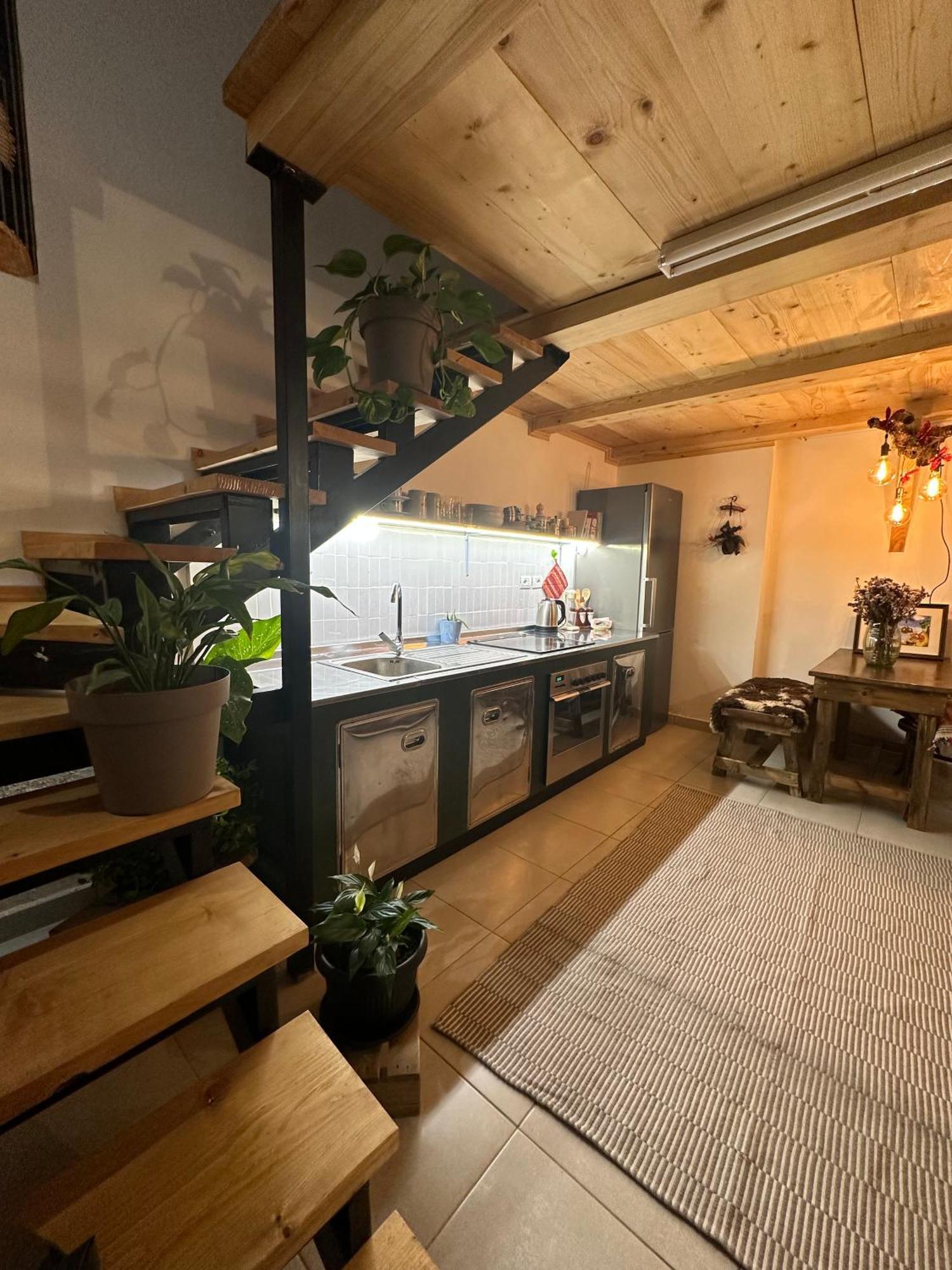 My Wooden Apartments Тирана Екстериор снимка